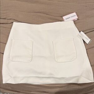 Alexia Admor White Mini Skirt with Front Pockets
